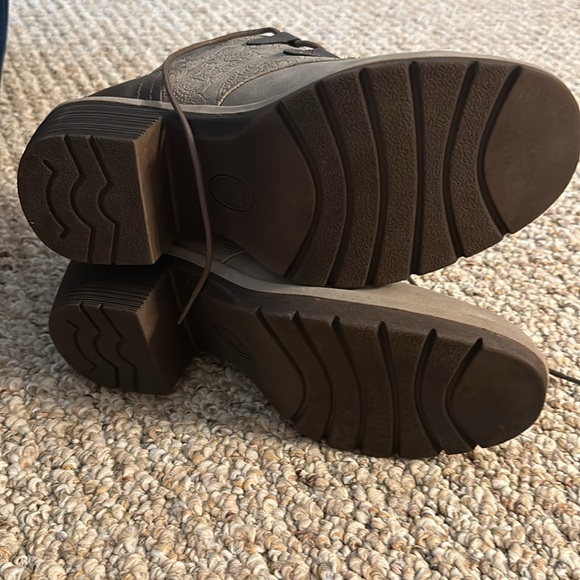 Euro soft new chukka boots - Picture 2 of 3
